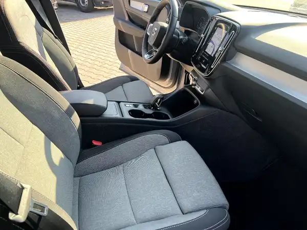 VOLVO C40 (22/28)