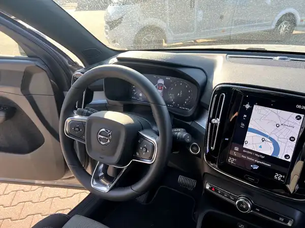 VOLVO C40 (27/28)