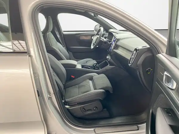VOLVO C40 (13/20)