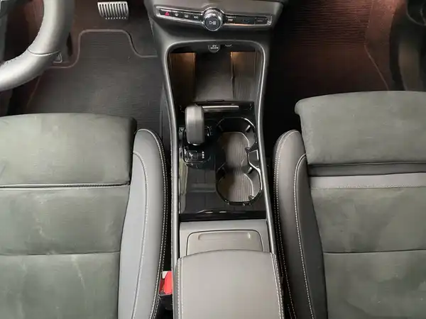 VOLVO C40 (10/20)