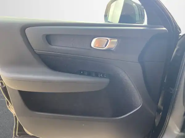 VOLVO C40 (18/21)