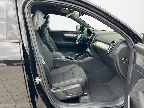 VOLVO C40 (12/18)