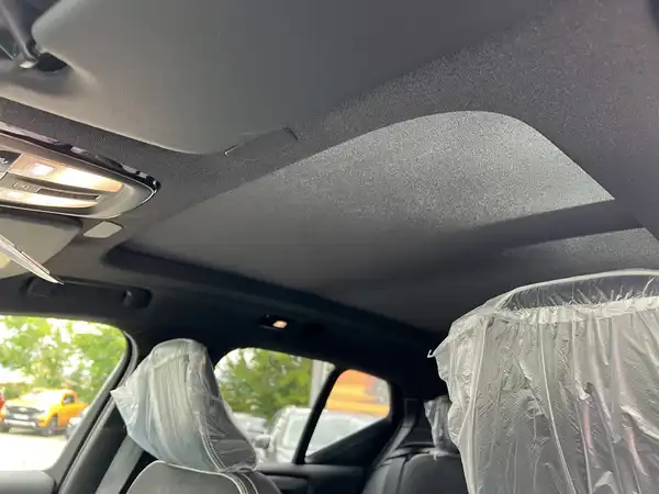 VOLVO C40 (18/18)