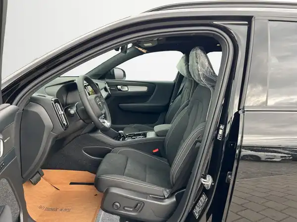 VOLVO C40 (7/18)