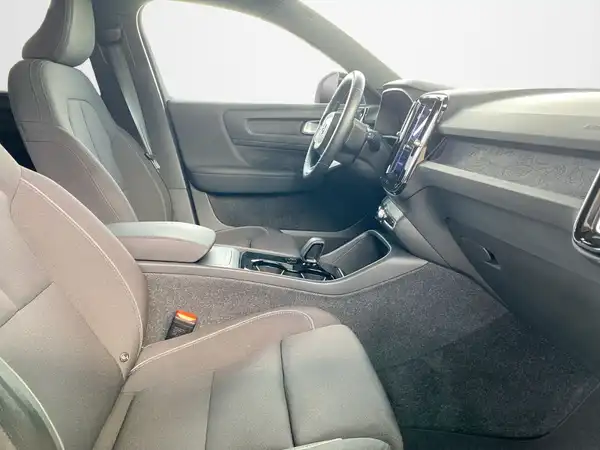VOLVO C40 (12/18)