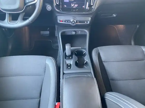 VOLVO C40 (9/20)