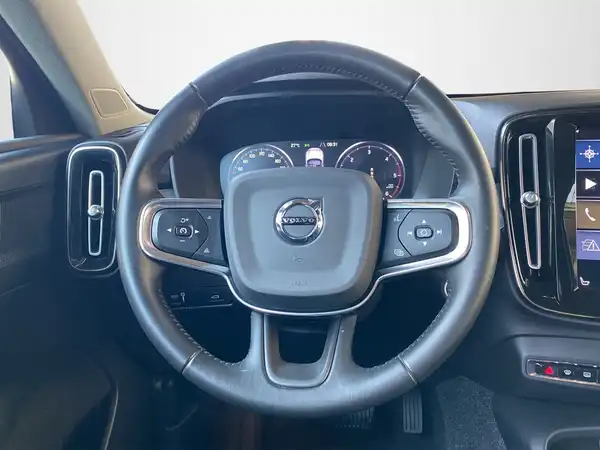 VOLVO C40 (10/20)