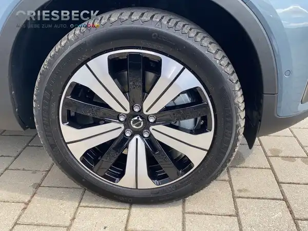 VOLVO C40 (8/19)