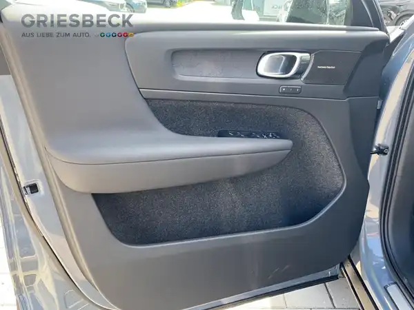 VOLVO C40 (10/19)