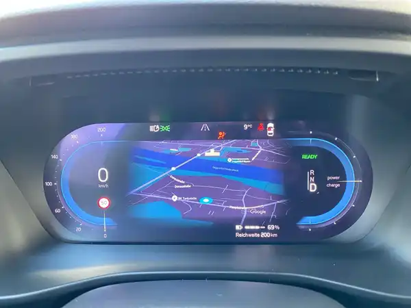 VOLVO C40 (16/20)