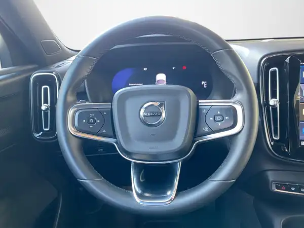 VOLVO C40 (10/20)
