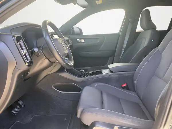 VOLVO C40 (7/20)