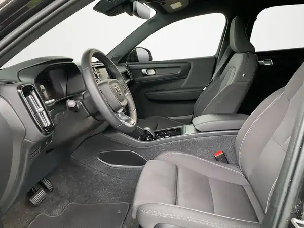 VOLVO C40 (7/20)