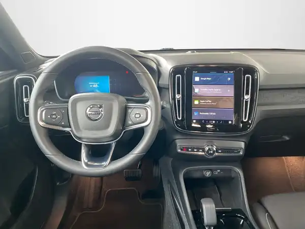 VOLVO C40 (8/20)