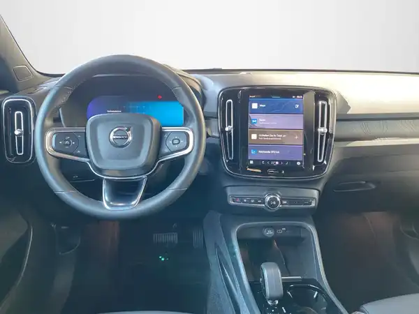 VOLVO C40 (8/21)