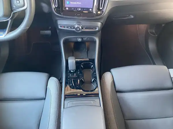 VOLVO C40 (9/21)