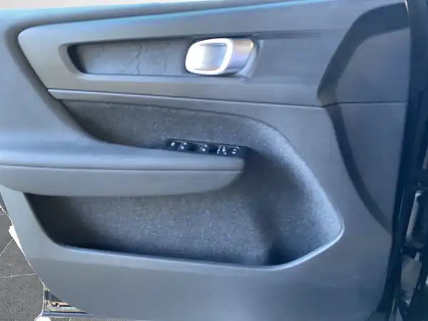 VOLVO C40 (17/21)