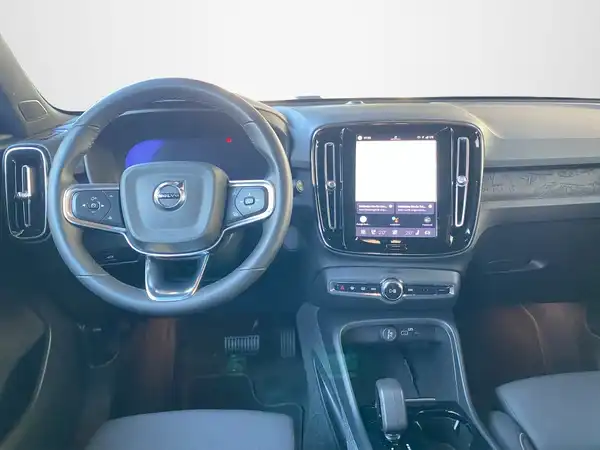 VOLVO C40 (8/21)