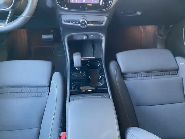 VOLVO C40 (9/21)