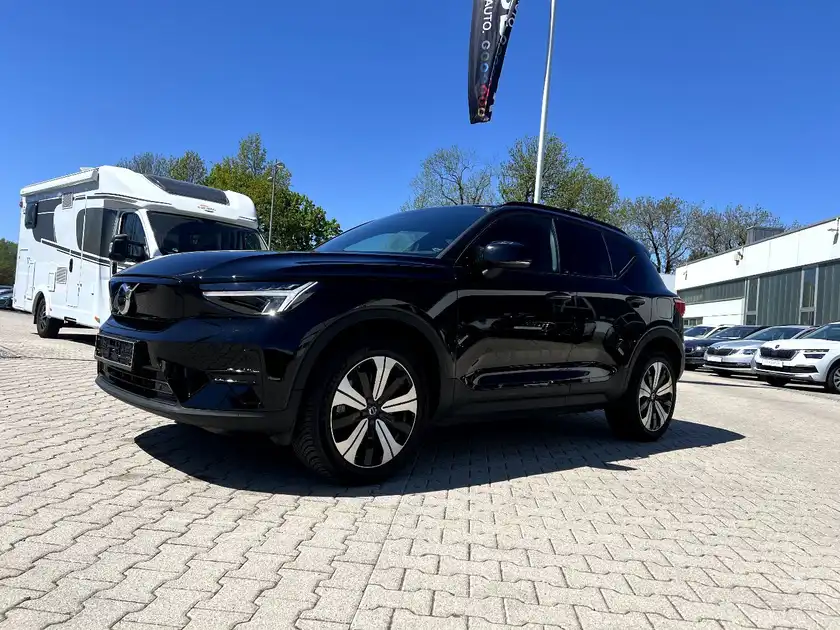 VOLVO C40 (1/27)