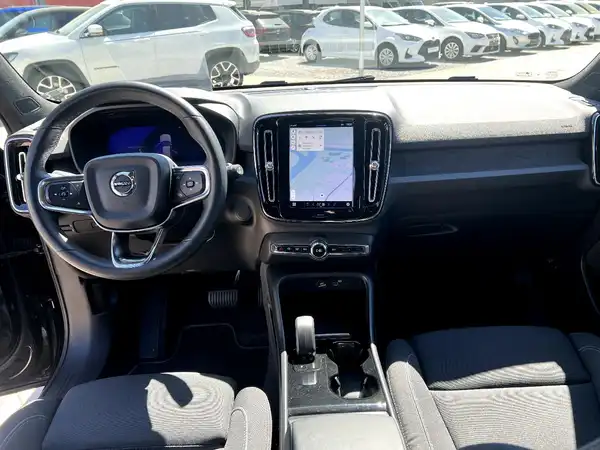 VOLVO C40 (18/27)