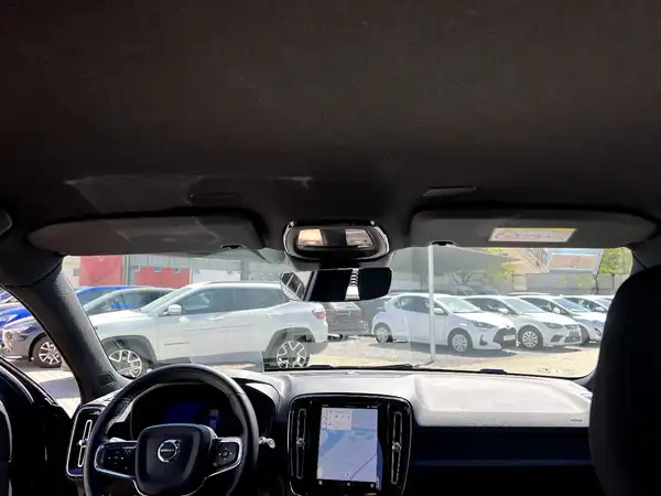 VOLVO C40 (19/27)