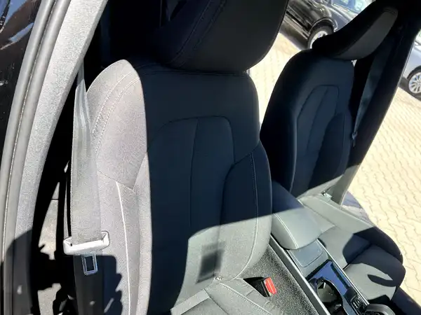 VOLVO C40 (22/27)