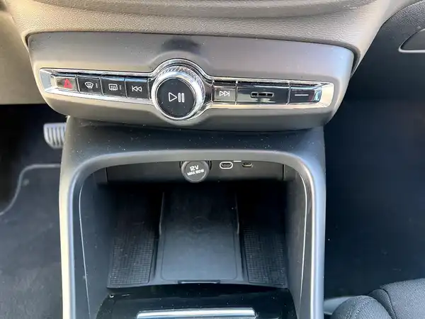 VOLVO C40 (24/27)