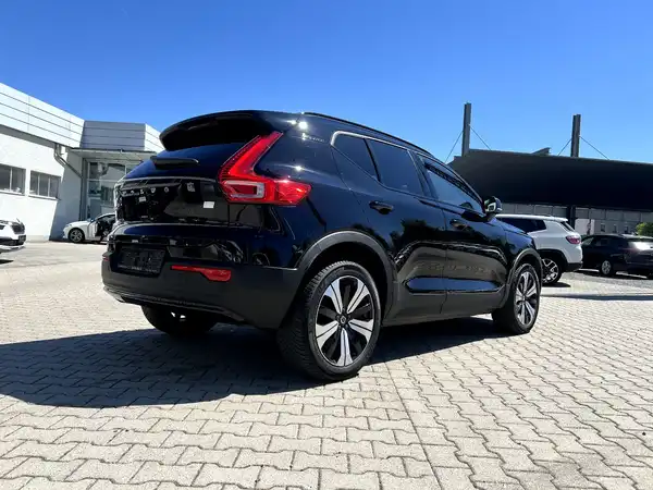 VOLVO C40 (4/27)