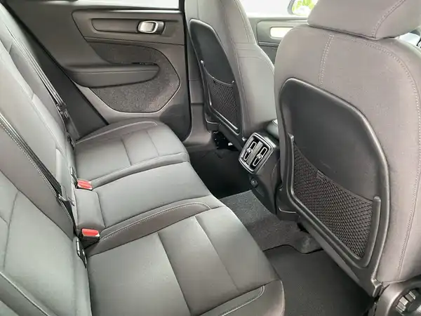 VOLVO C40 (13/20)