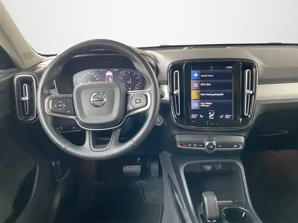 VOLVO C40 (8/20)