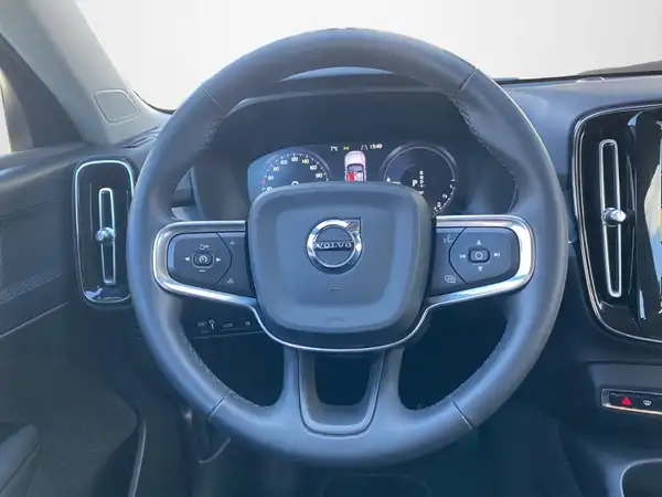 VOLVO C40 (10/20)