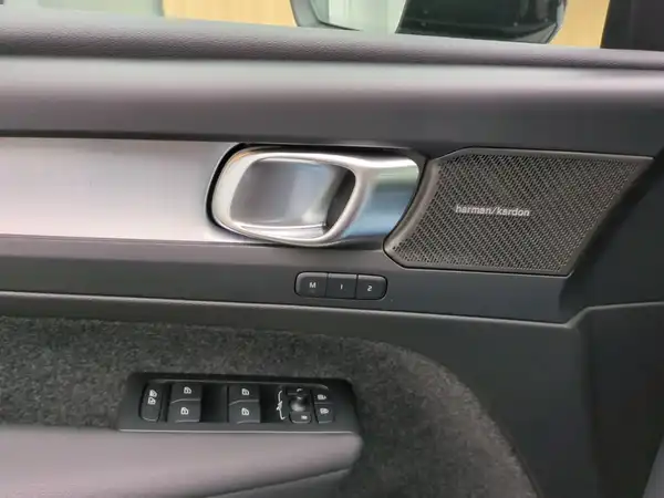 VOLVO C40 (19/20)