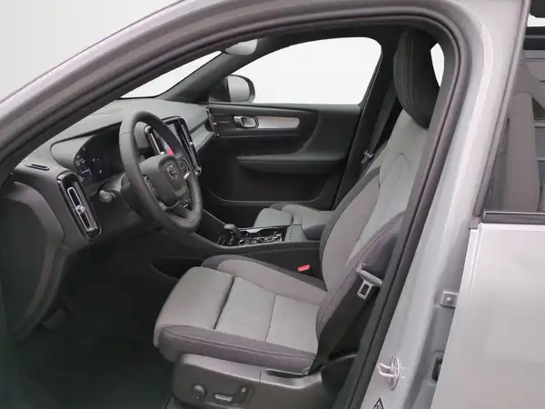 VOLVO C40 (9/20)