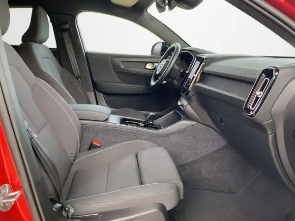 VOLVO C40 (12/23)