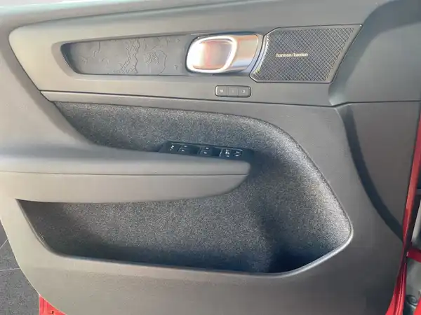 VOLVO C40 (17/23)