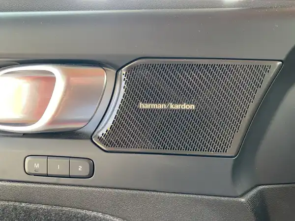 VOLVO C40 (18/23)