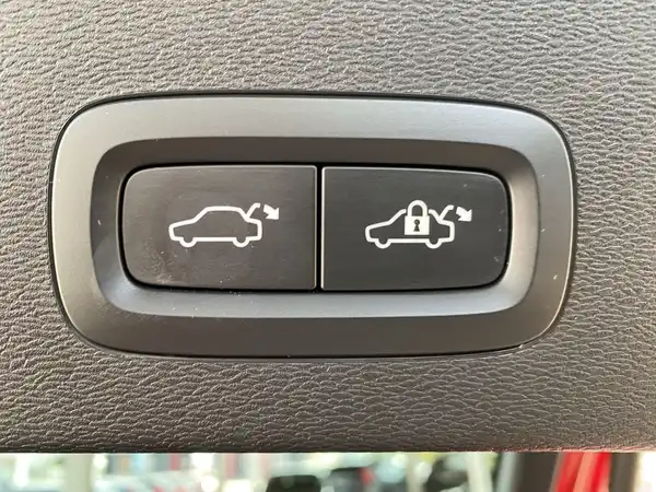 VOLVO C40 (23/23)