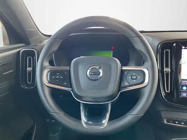 VOLVO C40 (10/23)