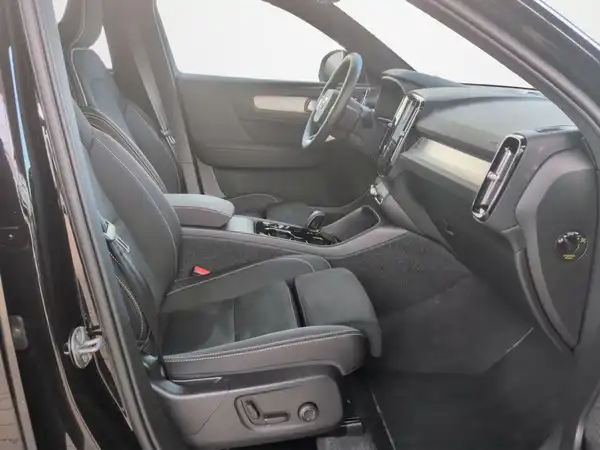 VOLVO C40 (12/18)