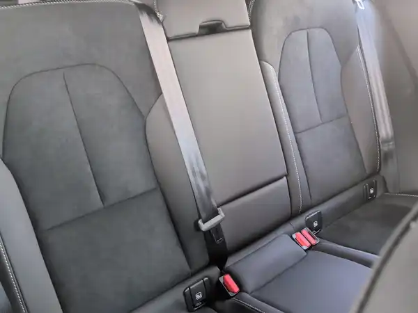 VOLVO C40 (13/18)