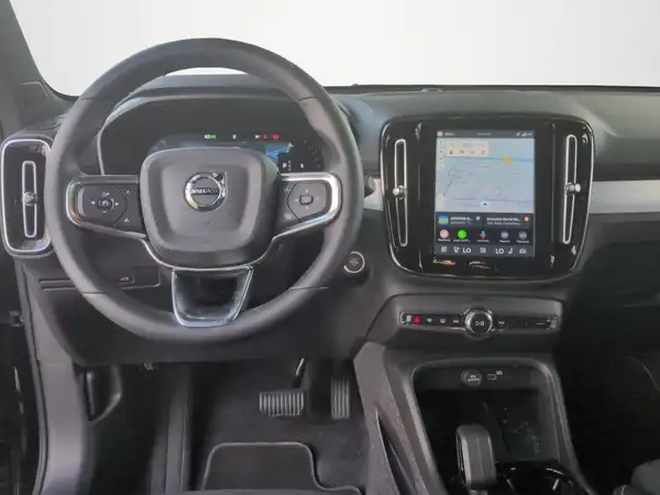 VOLVO C40 (8/18)