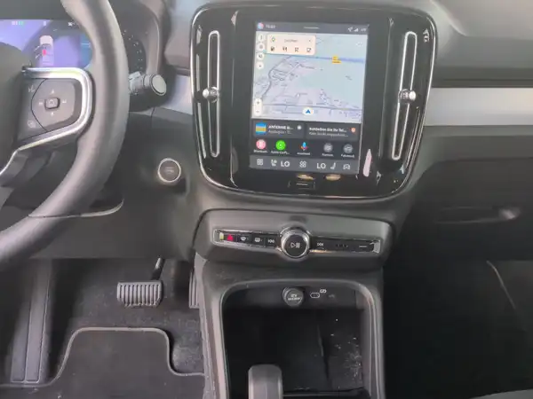 VOLVO C40 (9/18)