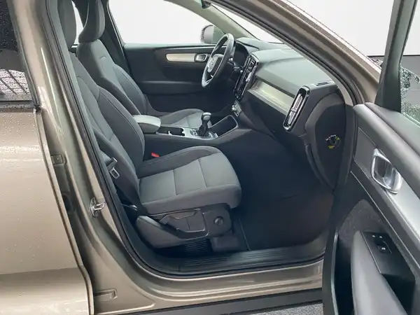 VOLVO C40 (13/20)