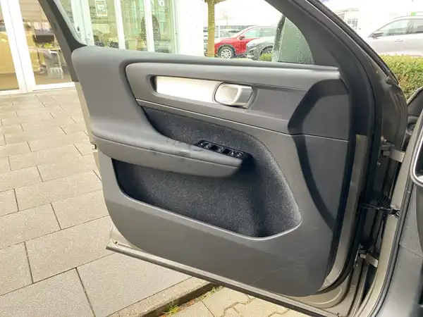 VOLVO C40 (18/20)