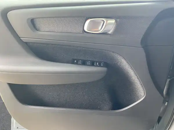 VOLVO C40 (17/21)