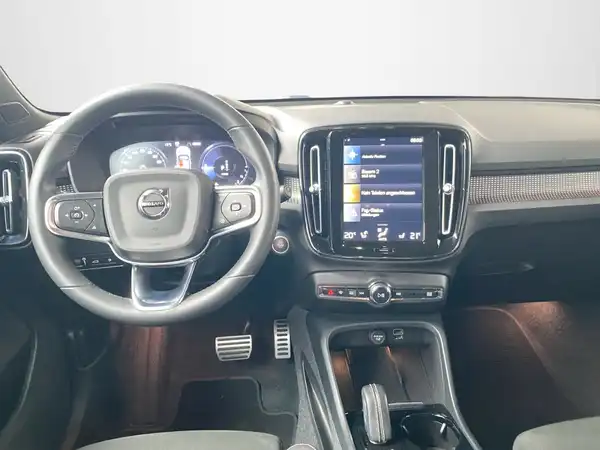 VOLVO C40 (8/21)