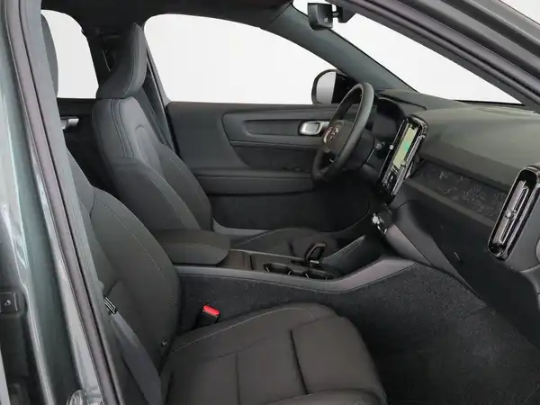 VOLVO EX40 (12/18)