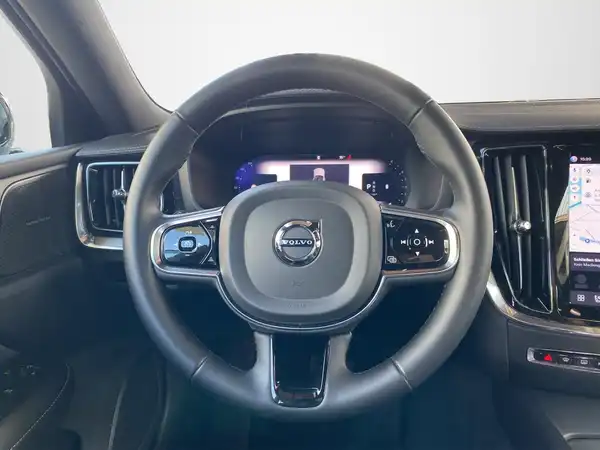VOLVO S60 (10/22)