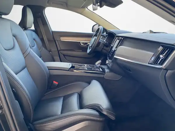 VOLVO S90 (12/23)